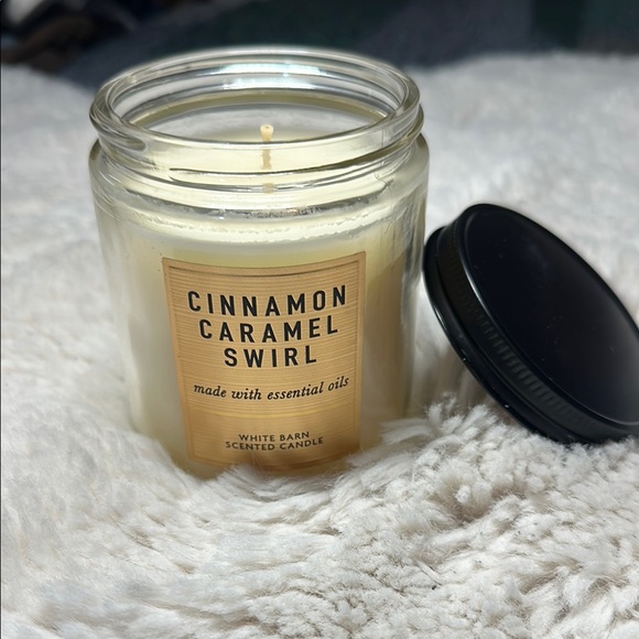 White Barn Cinnamon Caramel Swirl Candle - Cream - Picture 1 of 1